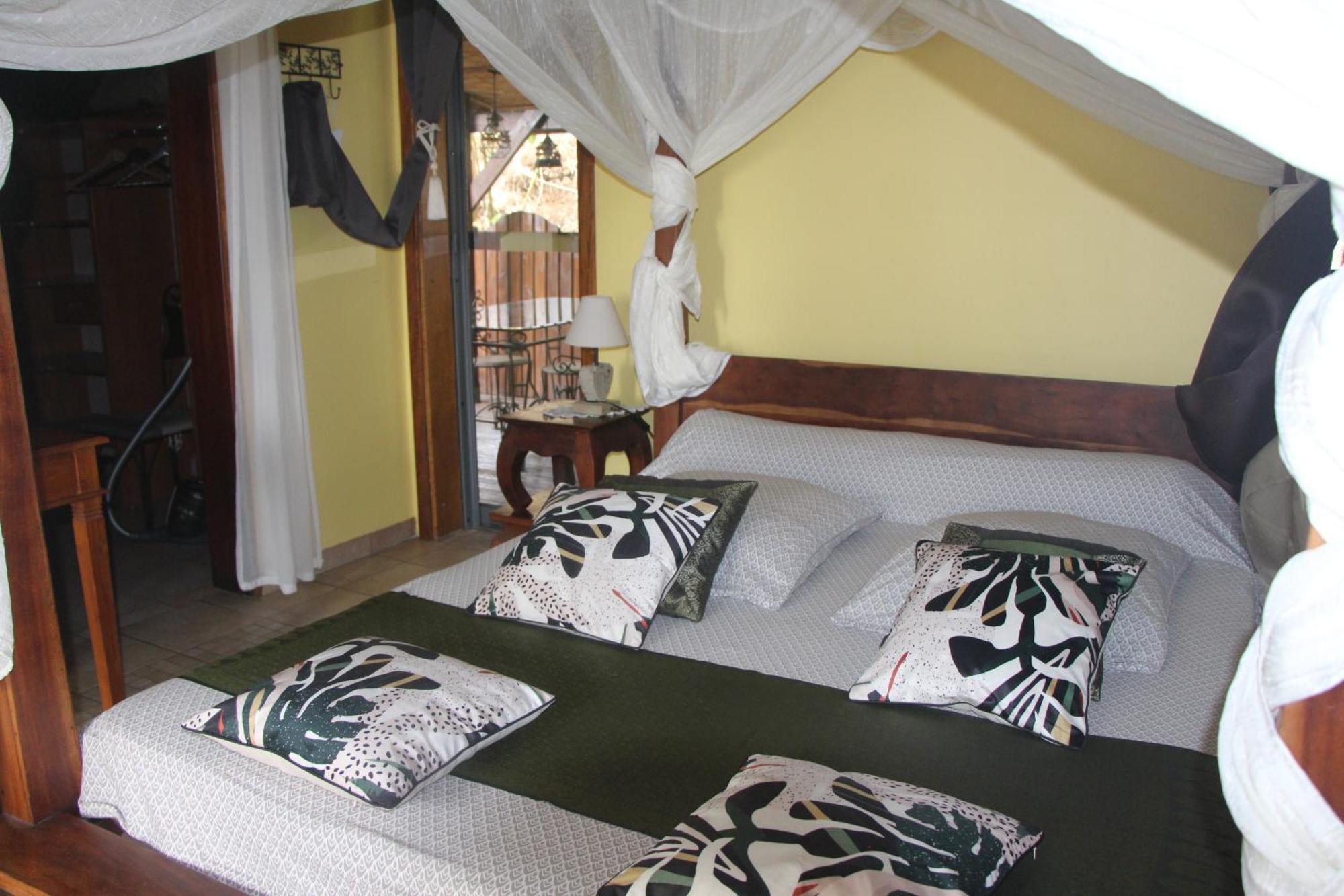 La Liane De Jade 974-Lodge Le Palissandre - Jacuzzi Privatif - Piscine Chauffee Le Bois de Nefles  Экстерьер фото